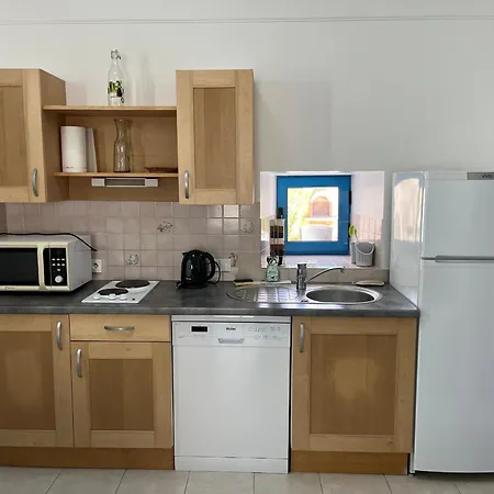 Maison Mitoyenne A Barbatre, Proche Plage, 4 Personnes, Wi-fi, Jardin Clos - Fr-1-823-92 *